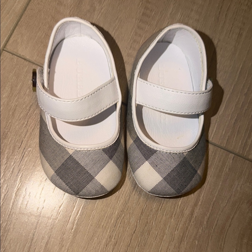 Burberry Plaid baby Shoes - Picture 5 of 12